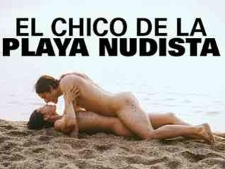 Парень на нудистском пляже (2015)